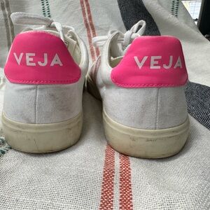 Veja Women's White and Pink Sneakers